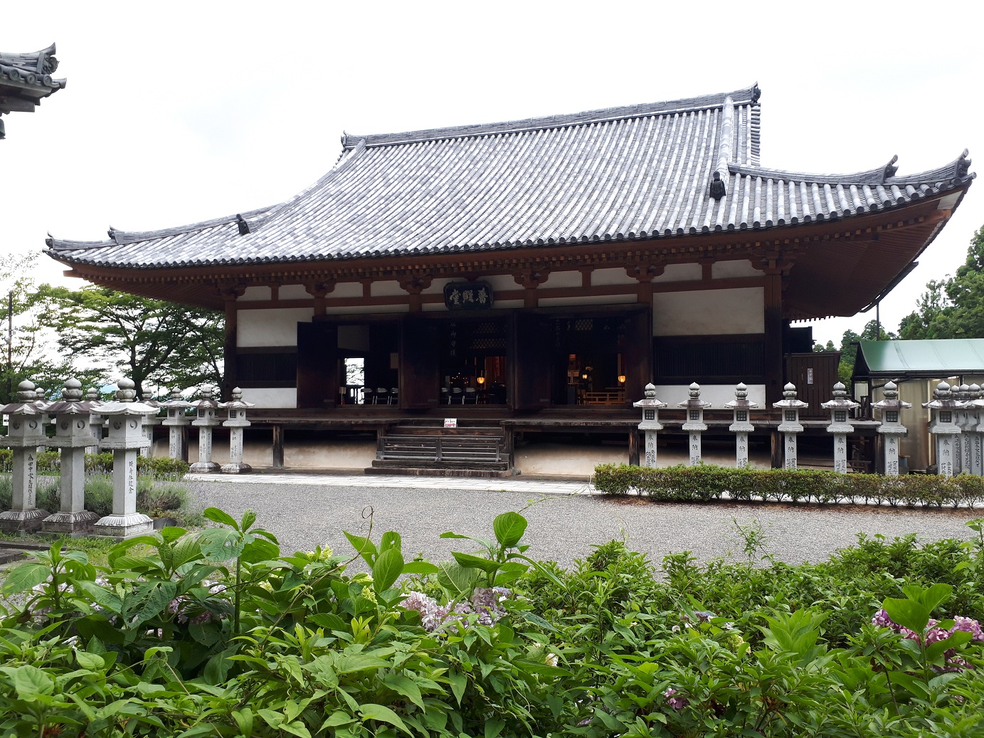 本堂(壺阪寺)